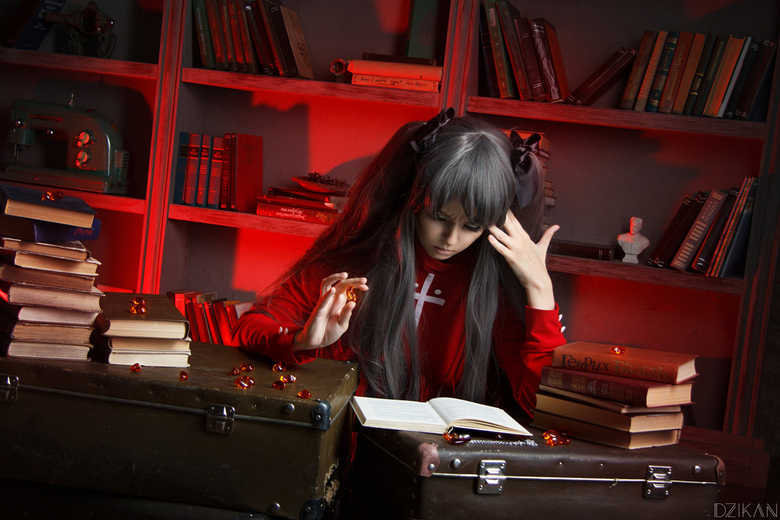 fate_stay_night_rin_tohsaka_cosplay_by_disharmonica_d9zcjbjaed59.jpg