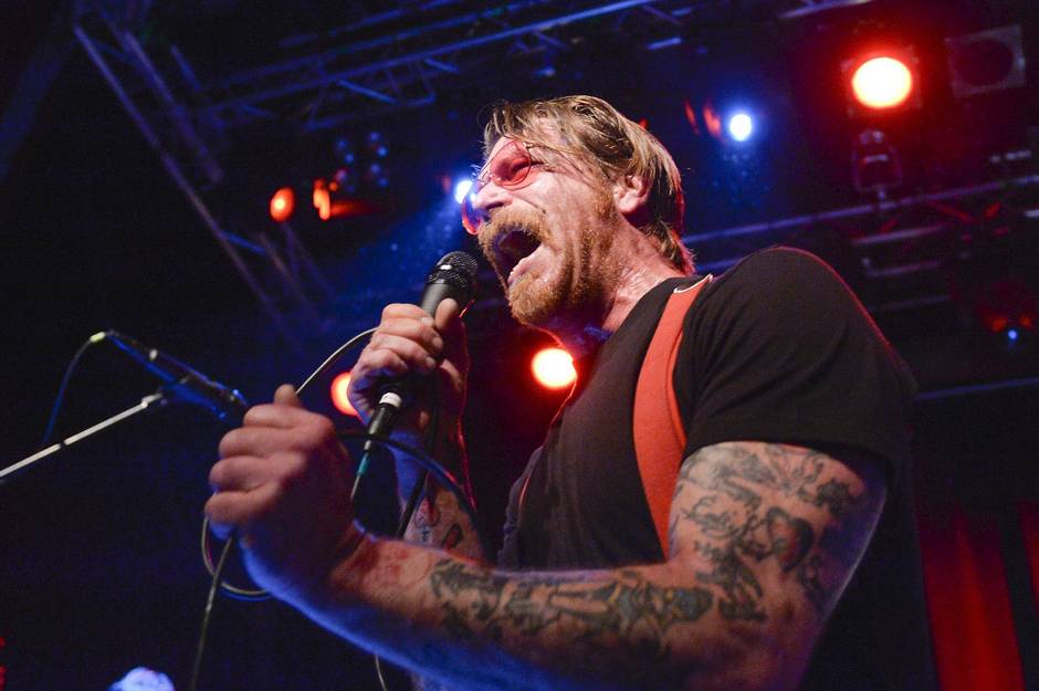 Marches contre les armes. Le chanteur des Eagles of Death Metal s’en prend aux manifestants