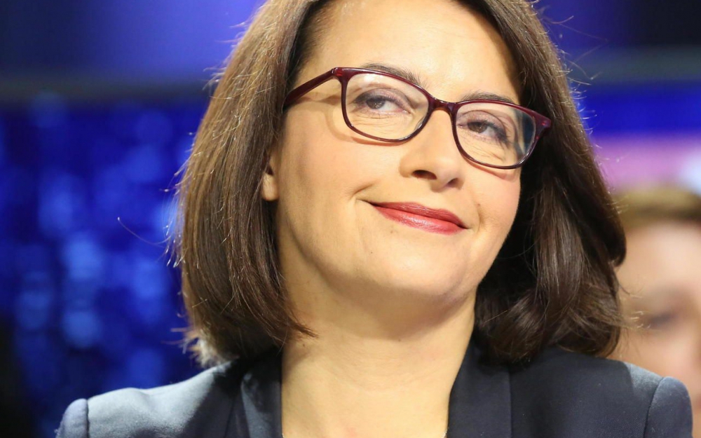 Il tombe amoureux de Cécile Duflot et la harcèle