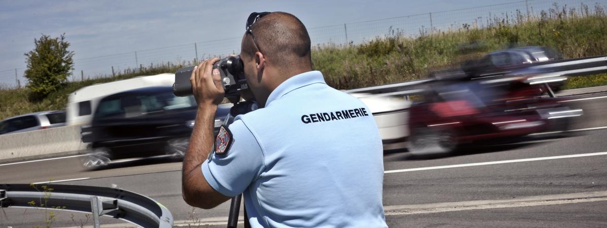 Pas-de-Calais : un pilote d'une course sauvage de bolides flashé à 265 km/h sur l'autoroute