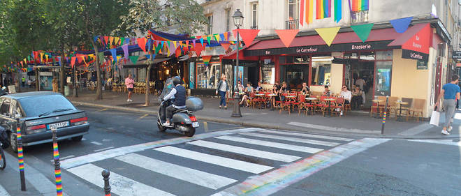 Assemblée nationale : les drapeaux LGBT vandalisés, une personne interpellée